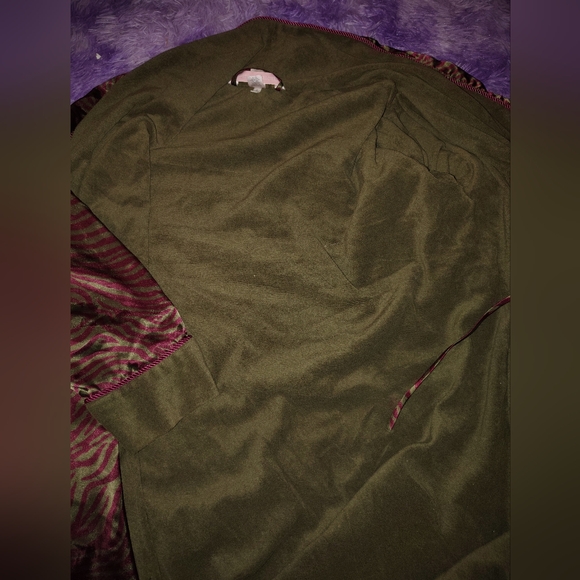 Victoria's Secret Vintage Animal Print Robe - Picture 4 of 6